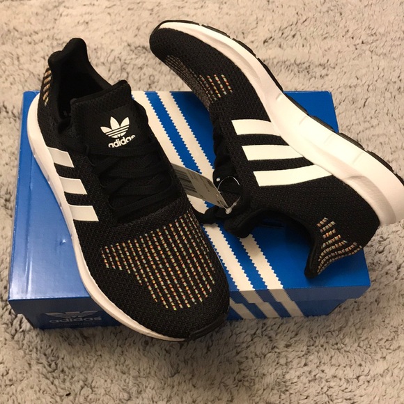 women's adidas swift run black and white